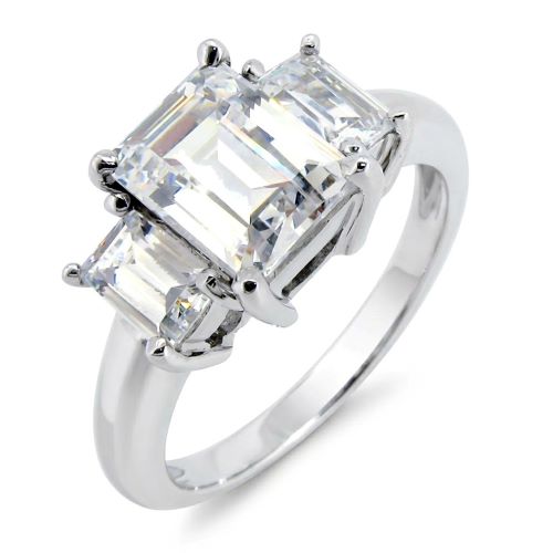 Ring 3 Emerald cut (6x8mm) and (3x5mm)