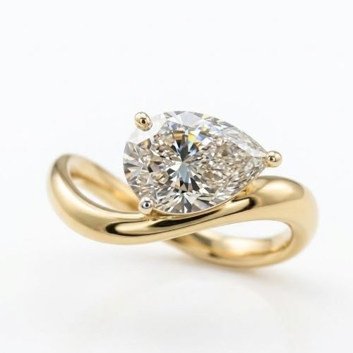 Solitaire Pear-Shaped Curved Band